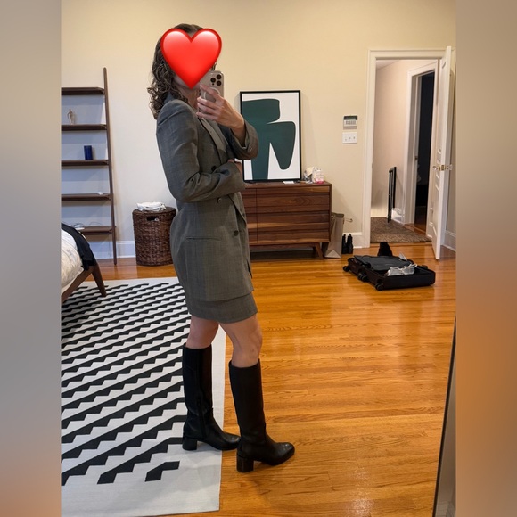 Paul Stuart 100% wool skirt suit - Picture 3 of 4